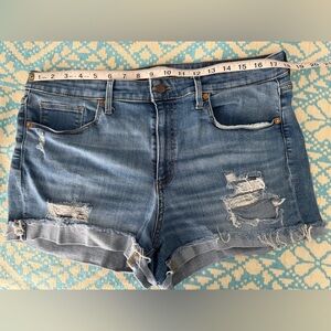 Universal Threads Women’s stretch denim shorts size 16